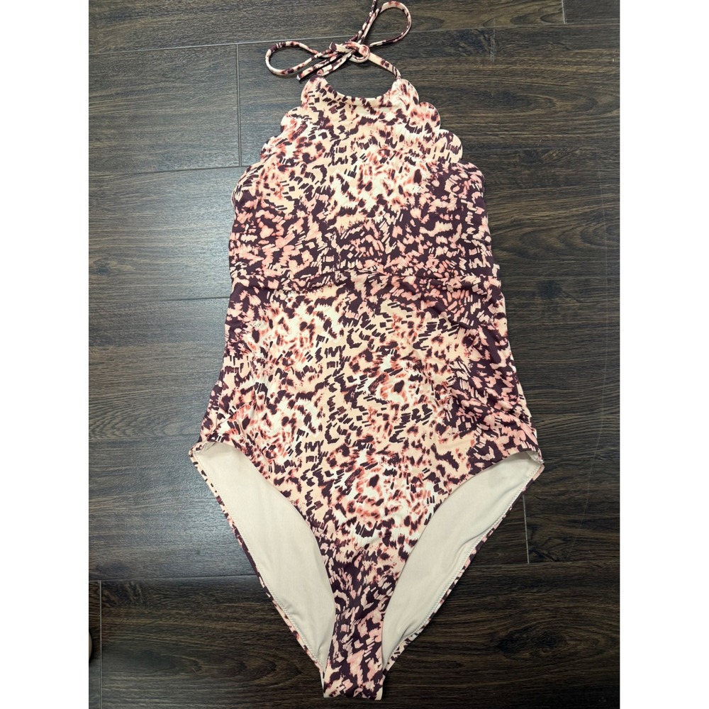 Chelsea28 Women's Abstract Print Scalloped Halter One-Piece Swimsuit
